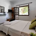 Holiday home The House Of Art Isthmia